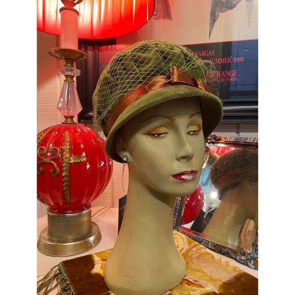 vintage 1960s olive green velvet hat with veil 60s mod ruched millinery net - Picture 5 of 5